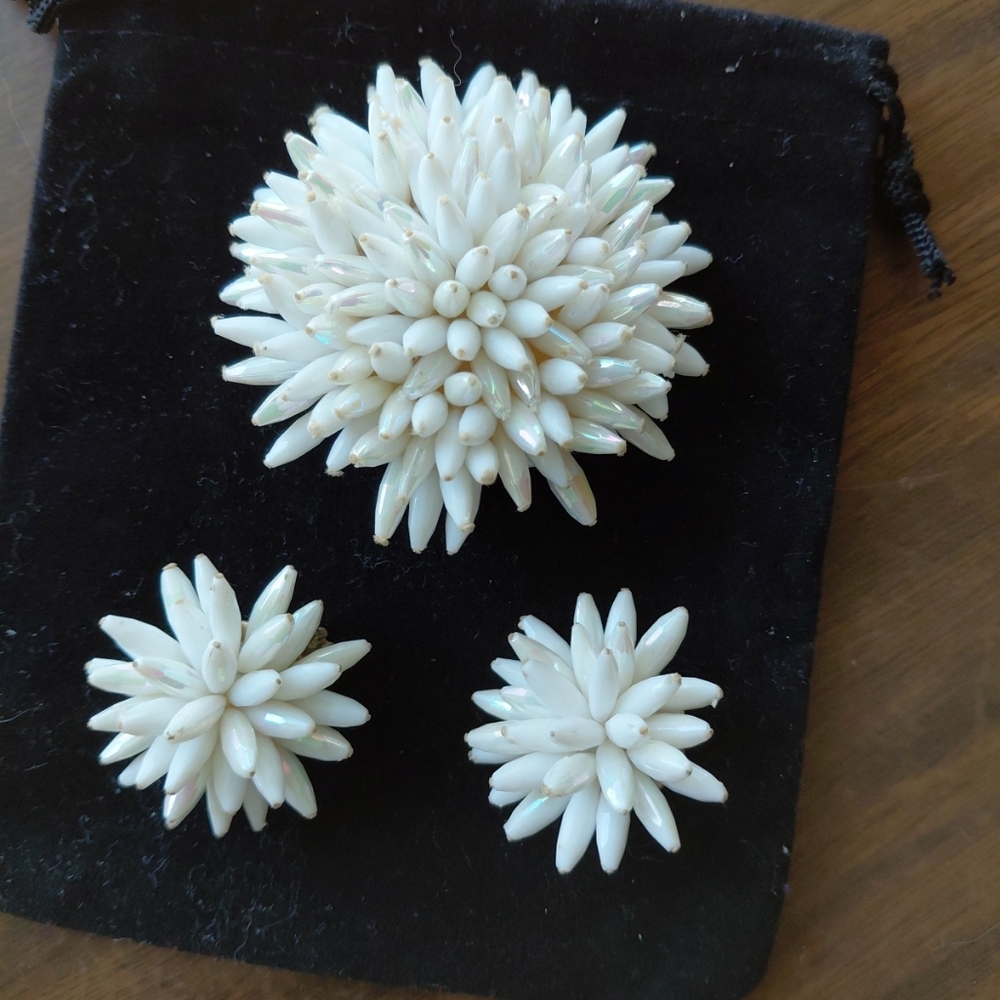 Vintage MCM Designer Torpedo AB Point  Cream Floral Brooch and Earring Set